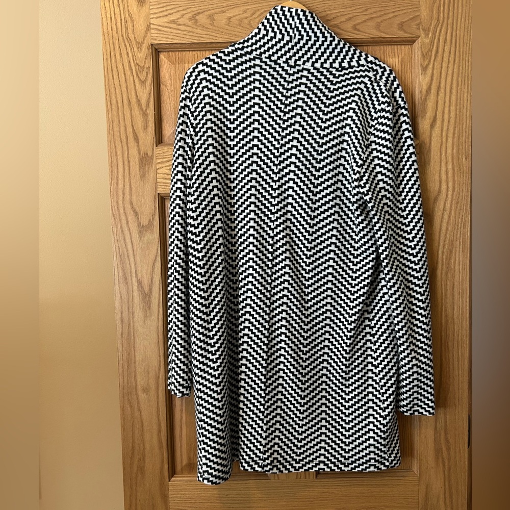 The Limited - Black and White One Button Wrap (Bobeau) Cardigan - Large - Picture 9 of 12